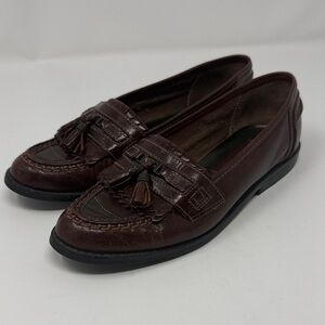 Bata Classic Brown Leather Loafers w/ tassels size 7B
